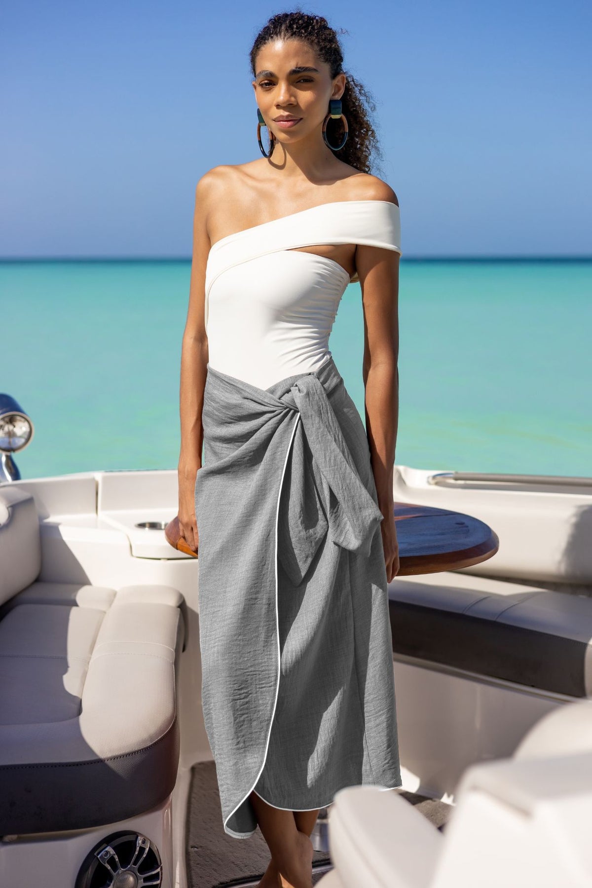 Falda Gris Pareo con vivos Blancos, Santorini