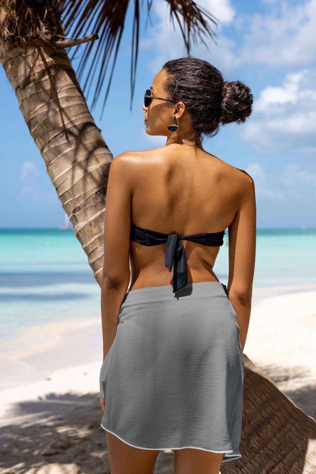 Falda Gris Pareo Corta con vivos Blancos, Santorini