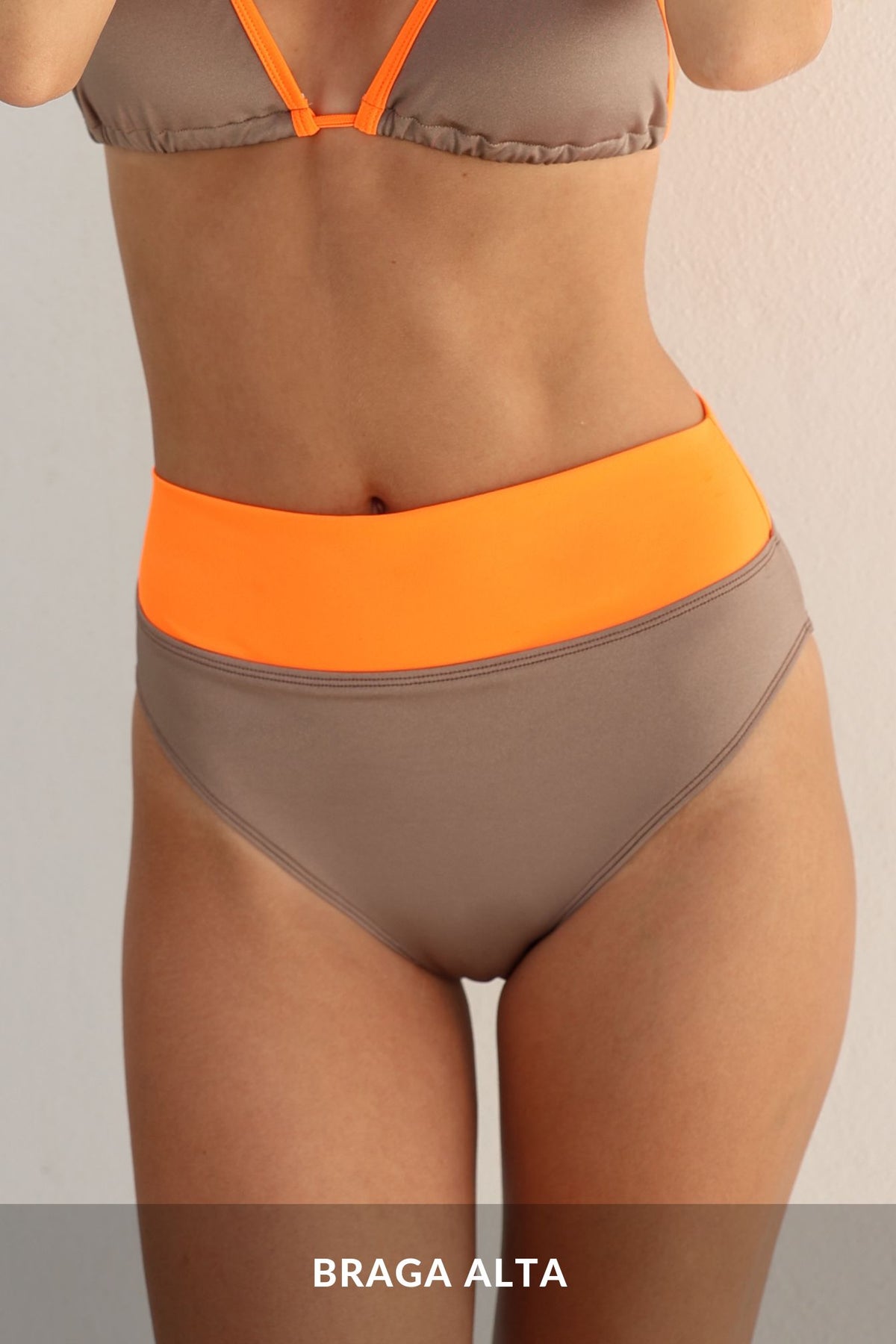 Bikini Marrón Triángulo Vivos Naranja Flúor, Bahamas